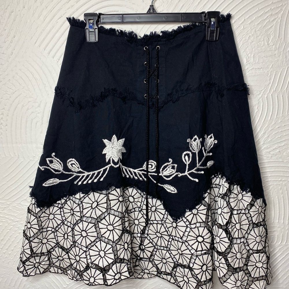 Cadi & Blu Chic Black and White Floral A-Line Skirt